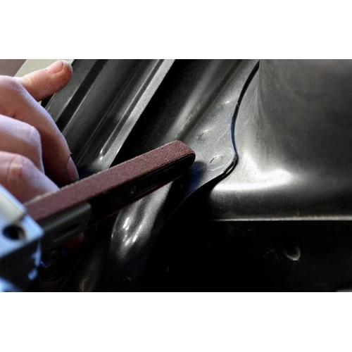 Astro Pneumatic 3036 Air Belt Sander With 3/8 In. X 13 In. 80/100/120-Grit Belts 2 Astro Pneumatic 3036 Air Belt Sander With 3/8 In. X 13 In. 80/100/120-Grit Belts - Image 2