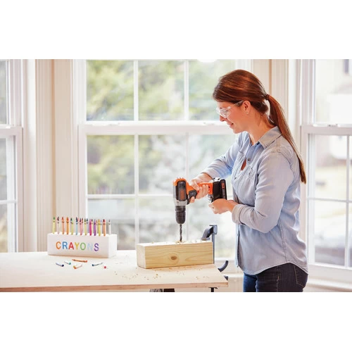 Black & Decker BCD702C1 20V MAX Brushed Lithium-Ion 3/8 In. Cordless Drill Driver Kit (1.5 Ah) 8 Black & Decker BCD702C1 20V MAX Brushed Lithium-Ion 3/8 In. Cordless Drill Driver Kit (1.5 Ah) - Image 8