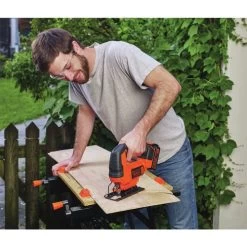 Black & Decker BDCJS20C 20V MAX Brushed Lithium-Ion Cordless Jig Saw Kit (1.5 Ah) -Tool Store bdknbdcjs20c c