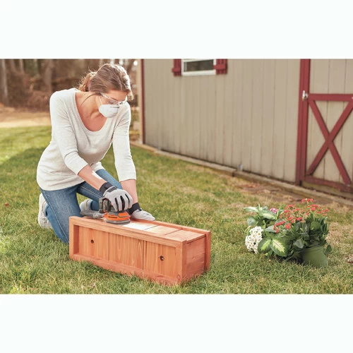 Black & Decker BDCRO20C 20V MAX Cordless Random Orbital Sander 4 Black & Decker BDCRO20C 20V MAX Cordless Random Orbital Sander - Image 4