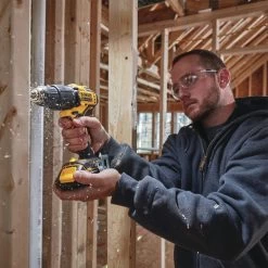 Dewalt DCD709C2 20V MAX ATOMIC Brushless Lithium-Ion Cordless Compact 1/2 In. Hammer Drill/Driver Kit (1.5 Ah) -Tool Store dewndcd709c2 e