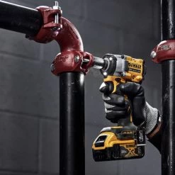Dewalt DCF922B ATOMIC 20V MAX Brushless Lithium-Ion 1/2 In. Cordless Impact Wrench With Detent Pin Anvil (Tool Only) -Tool Store dewndcf922b e