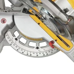 Dewalt DCS361M1-DCB204-2-BNDL 20V MAX XR Brushed Lithium-Ion 7-1/4 In. Cordless Sliding Miter Saw Kit With 3 Batteries Bundle (4 Ah) -Tool Store dewndcs361m1 dcb204 2 bndl h