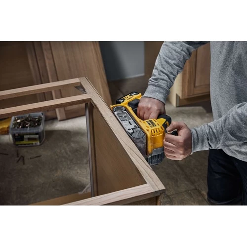 Dewalt DCW220B 20V MAX XR Brushless 3x21 In. Cordless Belt Sander (Tool Only) 18 Dewalt DCW220B 20V MAX XR Brushless 3x21 In. Cordless Belt Sander (Tool Only) - Image 18