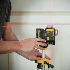 Dewalt DW089LR 12V MAX 3 X 360 Degrees Red Line Laser 6 Dewalt DW089LR 12V MAX 3 X 360 Degrees Red Line Laser -Tool Store dewndw089lr b