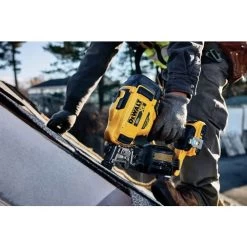 Factory Reconditioned Dewalt DCN45RND1R 20V MAX Brushless Lithium-Ion 15 Degree Cordless Coil Roofing Nailer Kit (2 Ah) -Tool Store dewrdcn45rnd1r l