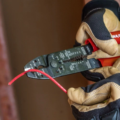 Klein Tools 1001 8-1/2 In. Multi-Purpose Electrician's Tool - 8-26 AWG 7 Klein Tools 1001 8-1/2 In. Multi-Purpose Electrician's Tool - 8-26 AWG - Image 7