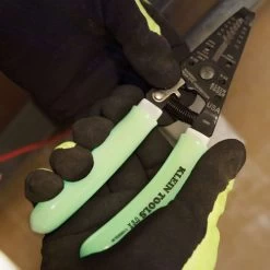 Klein Tools 11055GLW High-Visibility Klein-Kurve 10 - 18 AWG Solid/ 12 - 20 AWG Stranded Wire Stripper/ Cutter -Tool Store klnn11055glw f