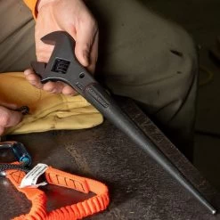 Klein Tools 3227 10 In. Adjustable Spud Wrench With Tether Hole 26 Klein Tools 3227 10 In. Adjustable Spud Wrench With Tether Hole -Tool Store klnn3227 l