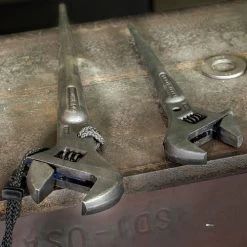 Klein Tools 3227 10 In. Adjustable Spud Wrench With Tether Hole 27 Klein Tools 3227 10 In. Adjustable Spud Wrench With Tether Hole -Tool Store klnn3227 m