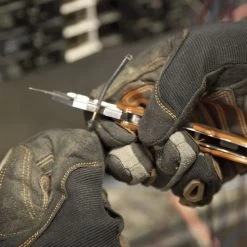 Klein Tools 44131 Heavy Duty Folding Utility Knife 13 Klein Tools 44131 Heavy Duty Folding Utility Knife -Tool Store klnn44131 e