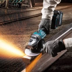 Makita GAG01M1 40V Max XGT Brushless Lithium-Ion 4-1/2 In./5 In. Cordless Cut-Off/Angle Grinder Kit With Electric Brake (4 Ah) -Tool Store mktngag01m1 f
