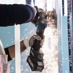 Makita GAG03M1 40V Max XGT Brushless Lithium-Ion 4-1/2 In./5 In. Cordless Paddle Switch Angle Grinder Kit With Electric Brake (4 Ah) -Tool Store mktngag03m1 i