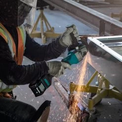 Makita GAG03M1 40V Max XGT Brushless Lithium-Ion 4-1/2 In./5 In. Cordless Paddle Switch Angle Grinder Kit With Electric Brake (4 Ah) -Tool Store mktngag03m1 m