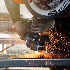 Makita GAG03M1 40V Max XGT Brushless Lithium-Ion 4-1/2 In./5 In. Cordless Paddle Switch Angle Grinder Kit With Electric Brake (4 Ah) -Tool Store mktngag03m1 n