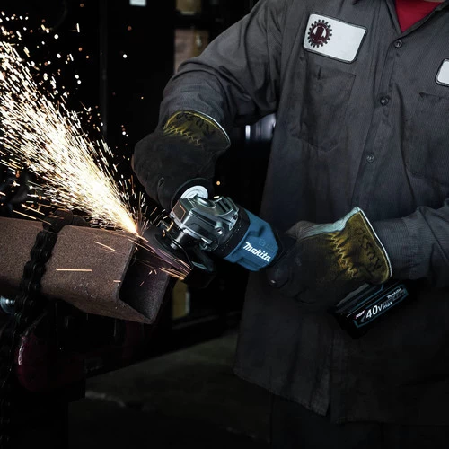 Makita GAG06M1 40V Max XGT Brushless Lithium-Ion 4-1/2 In./5 In. Cordless Paddle Switch Angle Grinder Kit With Electric Brake And AWS (4 Ah) 11 Makita GAG06M1 40V Max XGT Brushless Lithium-Ion 4-1/2 In./5 In. Cordless Paddle Switch Angle Grinder Kit With Electric Brake And AWS (4 Ah) - Image 11