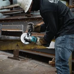 Makita GAG07Z 40V Max XGT Brushless Lithium-Ion 6 In. Cordless Angle Grinder With Electric Brake (Tool Only) -Tool Store mktngag07z e