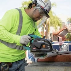 Makita GSC01M1 40V Max XGT Brushless Lithium-Ion 7-1/4 In. Cordless Metal Cutting Saw Kit With Electric Brake And Chip Collector (4 Ah) 15 Makita GSC01M1 40V Max XGT Brushless Lithium-Ion 7-1/4 In. Cordless Metal Cutting Saw Kit With Electric Brake And Chip Collector (4 Ah) -Tool Store mktngsc01m1 g