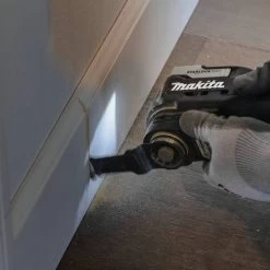 Makita XMT04R1B StarlockMax 18V LXT Brushless Sub-Compact Lithium-Ion Cordless Oscillating Multi-Tool Kit (2 Ah) -Tool Store mktnxmt04r1b n