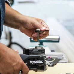 Makita XMT04R1B StarlockMax 18V LXT Brushless Sub-Compact Lithium-Ion Cordless Oscillating Multi-Tool Kit (2 Ah) -Tool Store mktnxmt04r1b q