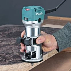 Factory Reconditioned Makita RT0701C-R 1-1/4 HPCompact Router -Tool Store mktrrt0701c r d