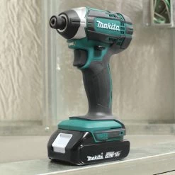 Factory Reconditioned Makita XDT11SY-R 18V LXT Brushed Lithium-Ion 1/4 In. Cordless Impact Driver Kit (1.5 Ah) -Tool Store mktrxdt11sy r e