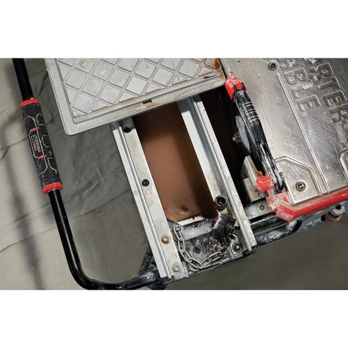 Porter-Cable PCE980 7 In. Table Top Wet Tile Saw 12 Porter-Cable PCE980 7 In. Table Top Wet Tile Saw - Image 12