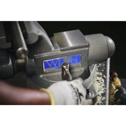 Wilton 28805 1745 Tradesman Vise With 4-1/2 In. Jaw Width, 4 In. Jaw Opening & 3-1/4 In. Throat Depth -Tool Store wltn28805 j